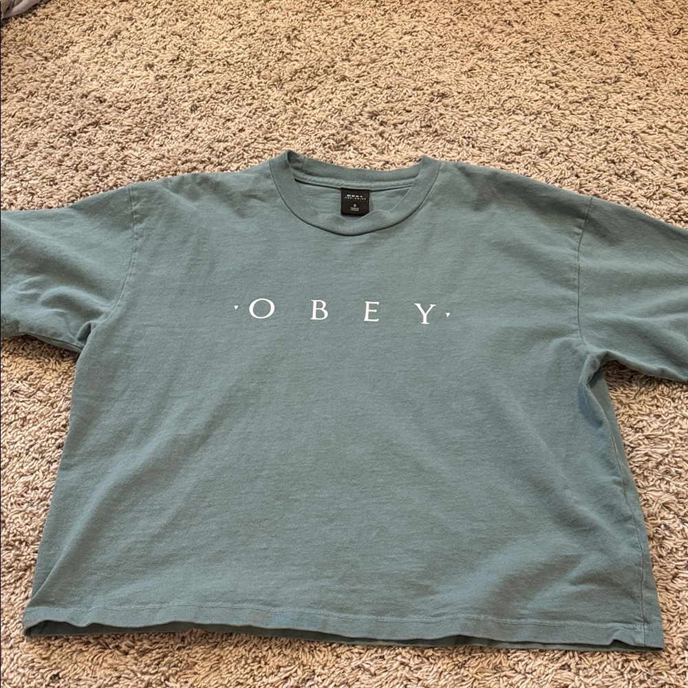 Women’s Obey oversized green crop tshirt size small